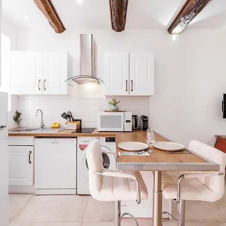 Cosy Au Coeur Des Remparts/vieil Apartment Antibes